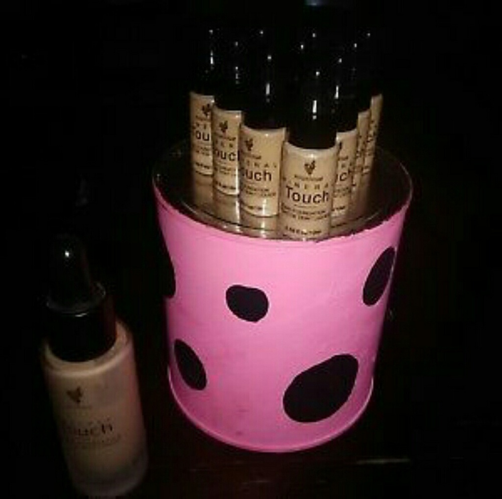 Younique Liquid Foundation Velour